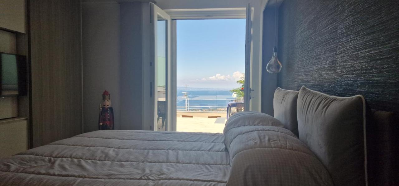 En Suite Bedroom Blue Moon ปิอาโนดิซอร์เรนโต ภายนอก รูปภาพ