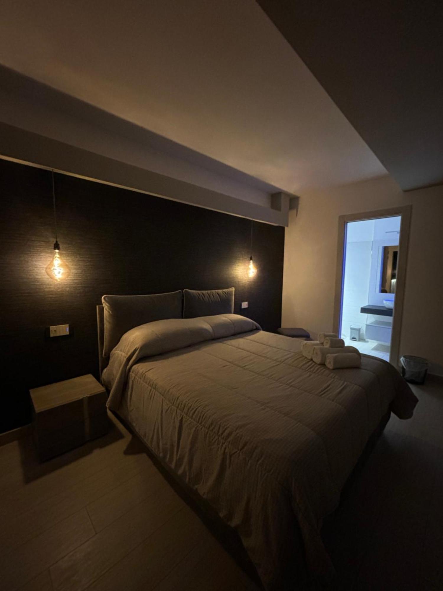 En Suite Bedroom Blue Moon ปิอาโนดิซอร์เรนโต ภายนอก รูปภาพ