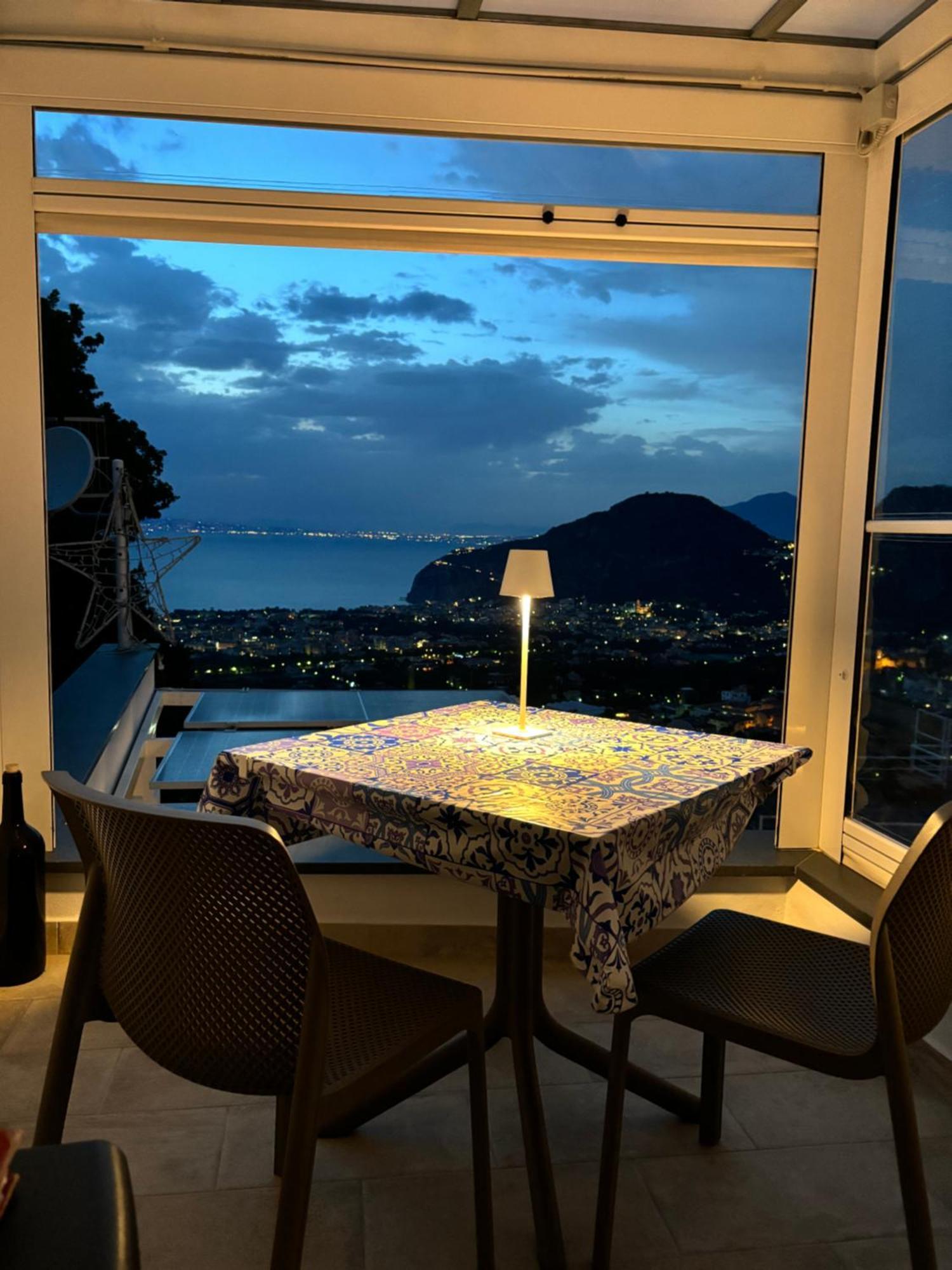 En Suite Bedroom Blue Moon ปิอาโนดิซอร์เรนโต ภายนอก รูปภาพ