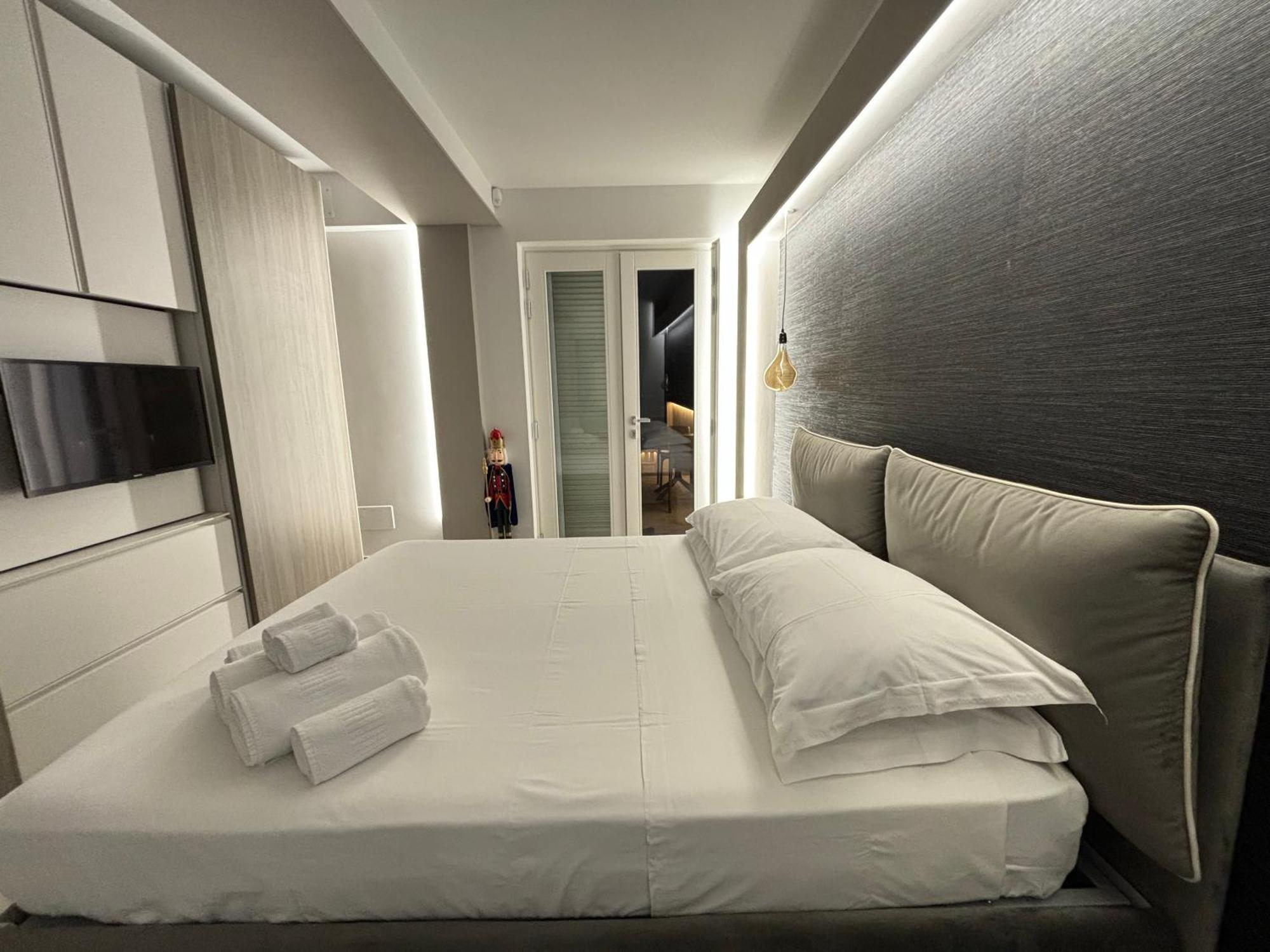 En Suite Bedroom Blue Moon ปิอาโนดิซอร์เรนโต ภายนอก รูปภาพ