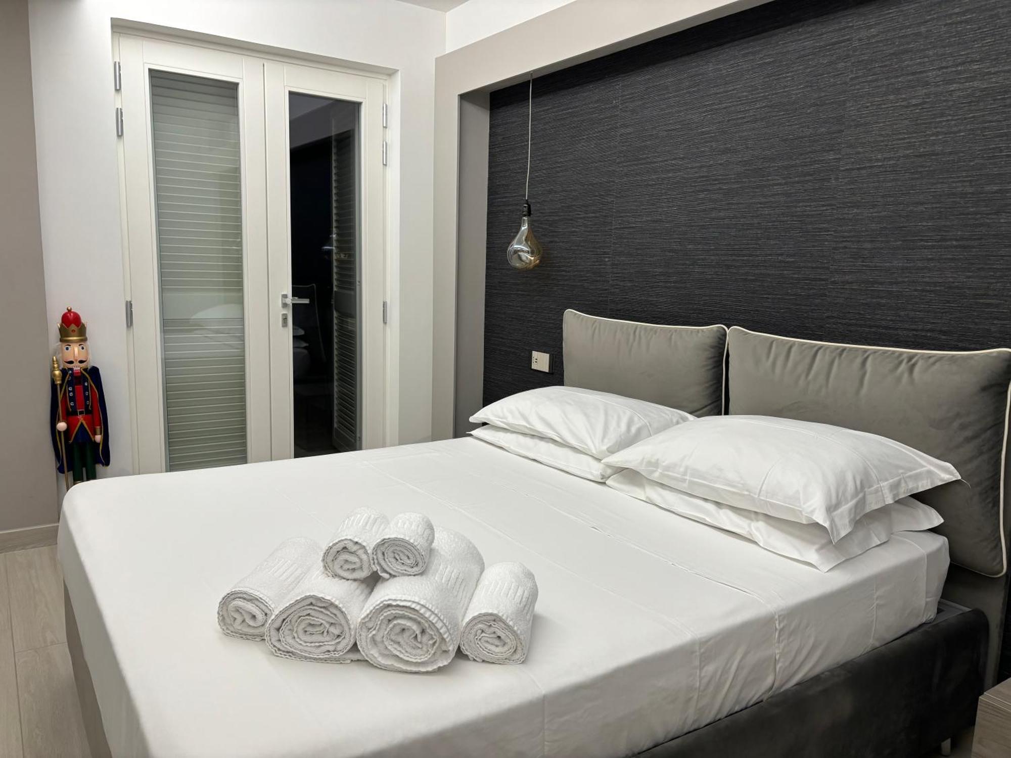En Suite Bedroom Blue Moon ปิอาโนดิซอร์เรนโต ภายนอก รูปภาพ